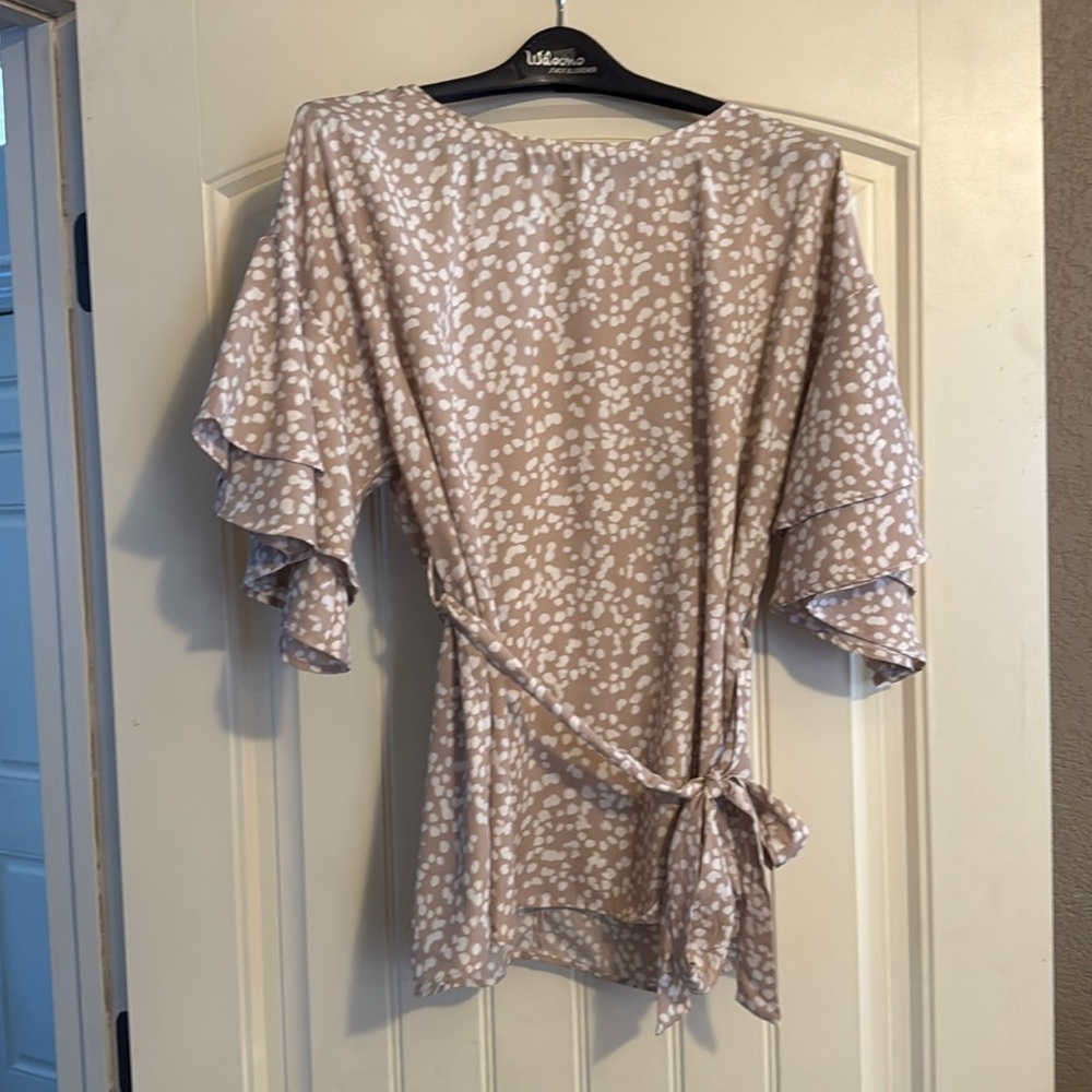 Betsey’s Boutique Shop Blouse